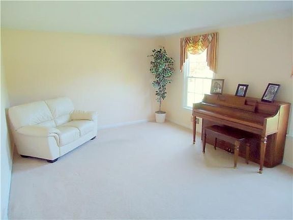 3rd image of 42 Concord Dr