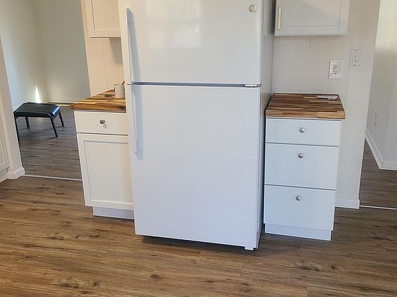 3rd image of 4805 Chippewa Ave