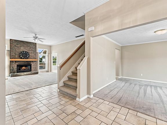 3rd image of 1945 Westminster Pl
