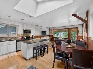 1309 Oceanview Rd, Bowen Island, BC V0N1G1