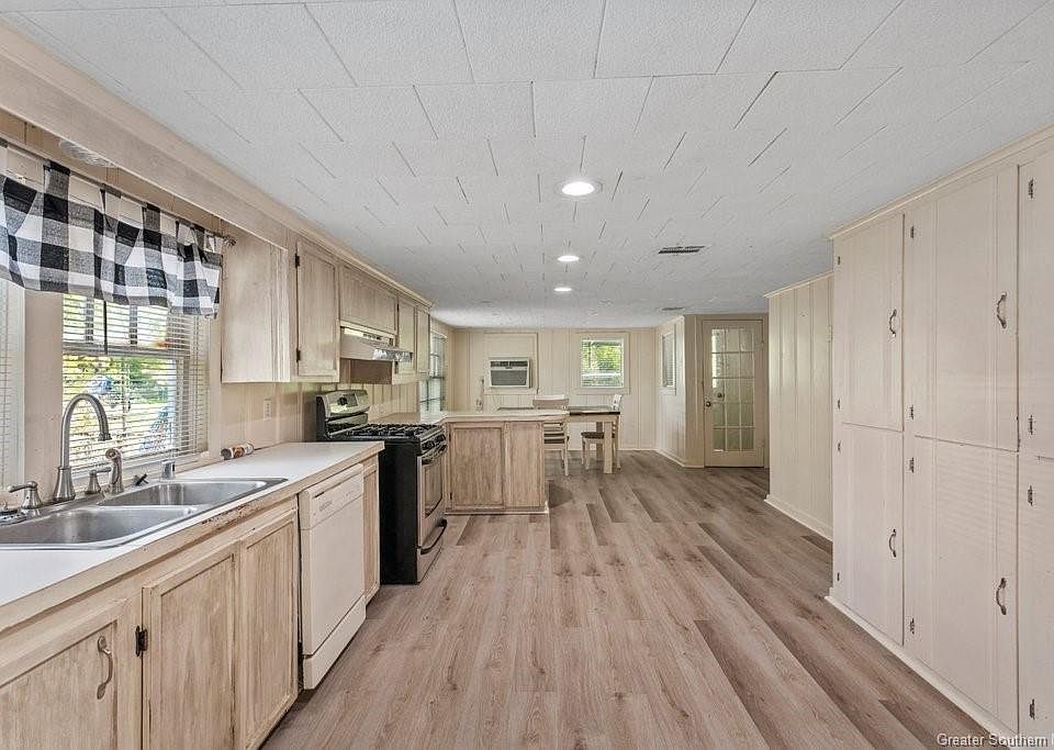 112 1st St, Dequincy, LA 70633 Zillow