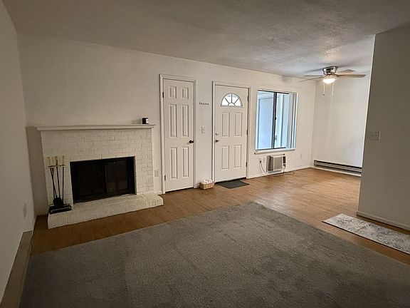 2nd image of 1209 W Plum St APT C6