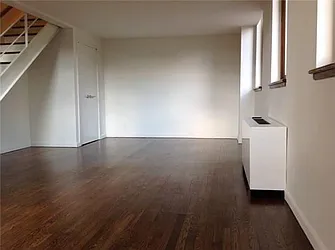 Rented by R New York