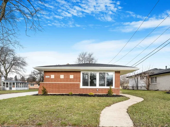 1066 E 166th St, South Holland, IL 60473