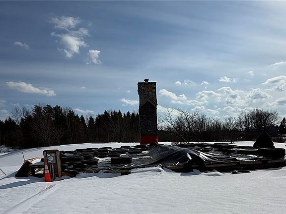 5th image of 8191 Cole Rd