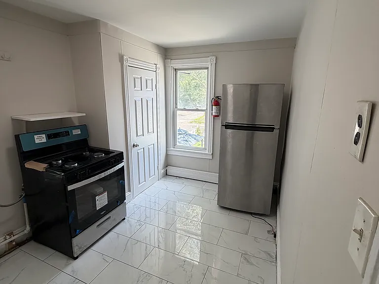 262 Lafayette Ave #2 — Photo 8