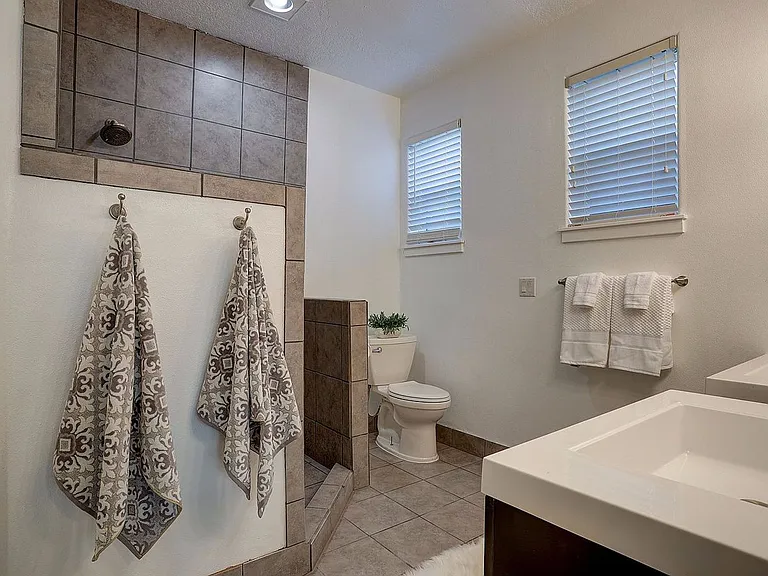 61472 Brosterhous Rd — Photo 11