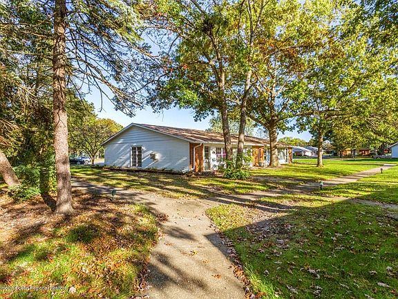 3rd image of 431C Picardy Ct #1003
