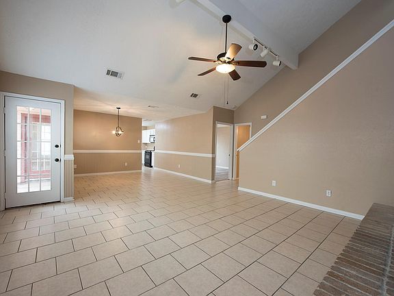 4th image of 913 Briarcreek Dr