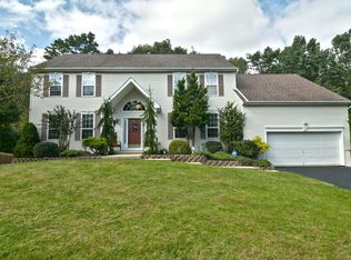 12 Sherwood Ct, Jackson, NJ 08527