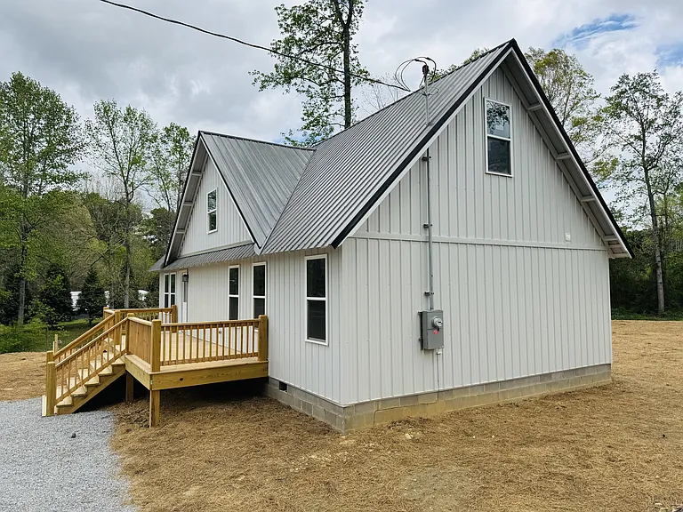 221 Sheffield Dr — Photo 5