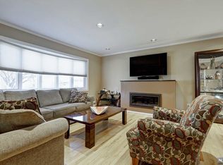 16-31 Mandon Pl, Fair Lawn, NJ 07410