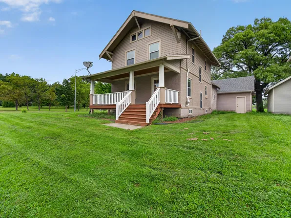 1011 24th St, Des Moines, IA 50311