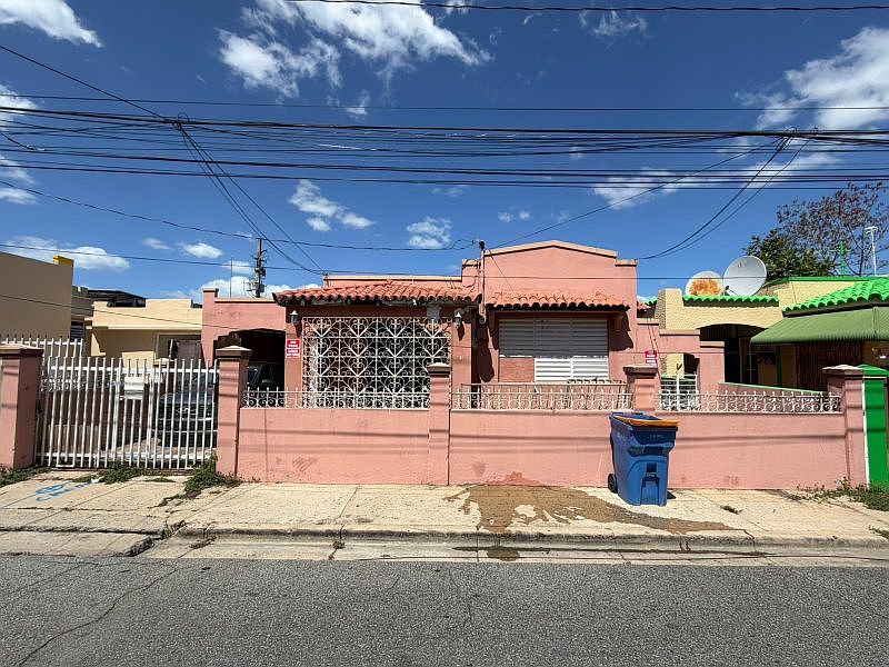 1st image of Bo Dulces Labios 0 281 Calle R De Arecibo