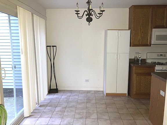 4th image of 65 W Chatham Ln