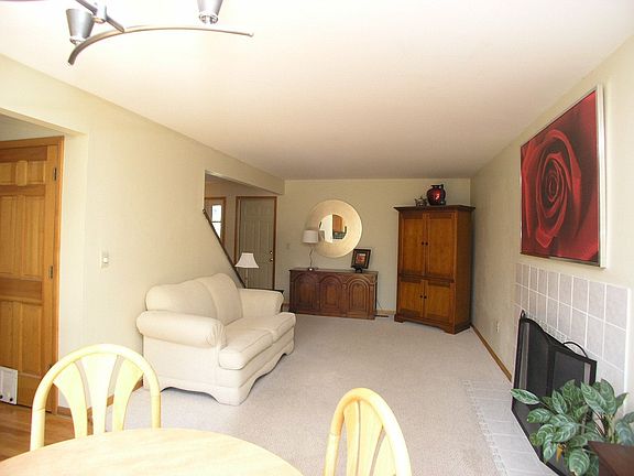3rd image of 44651 Albert Dr