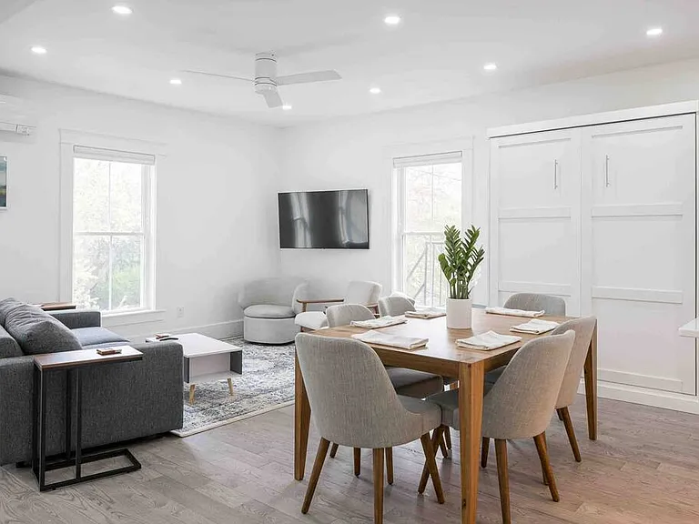 33 Pitt St #4 — Photo 5