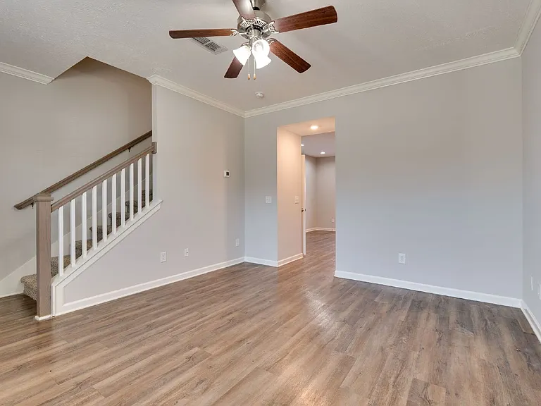 810 Staten Dr — Photo 5