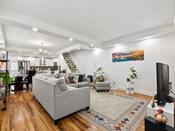 519 East 85th Street image 3 of 12