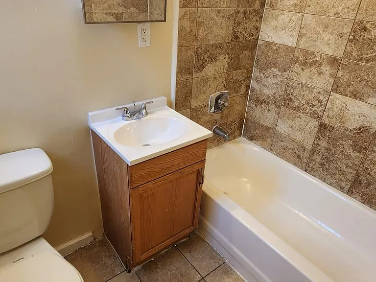 68 Sylvan Ave #6A — Photo 7