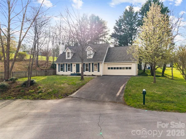 10 Orchard Pl, Weaverville, NC 28787