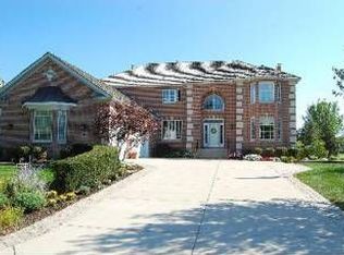 65 Ruffled Feathers Dr, Lemont, IL 60439
