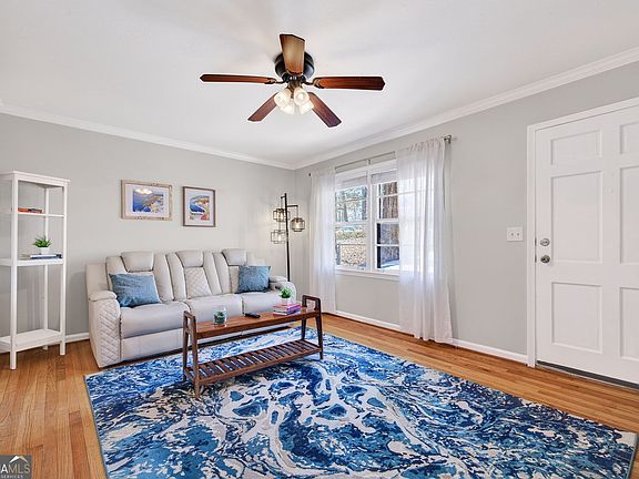 4th image of 1547 Delia Dr