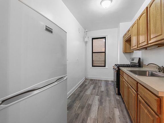 3rd image of 359 Fort Washington Ave APT 4C