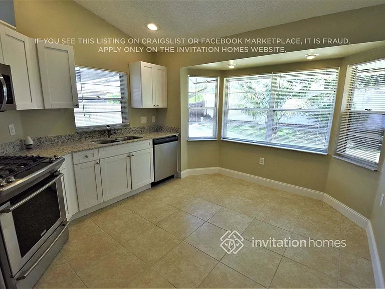 3211 NW 123rd Ter — Photo 7
