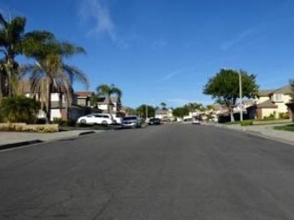 Exterior Neighborhood (street photo)