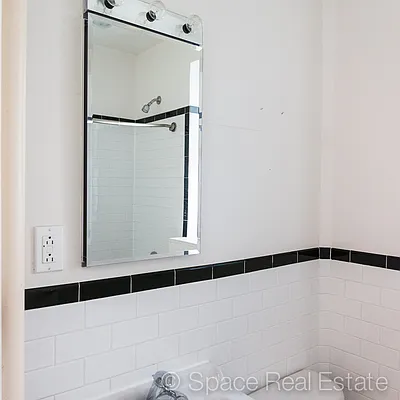 Rented by Space Real Estate | media 10