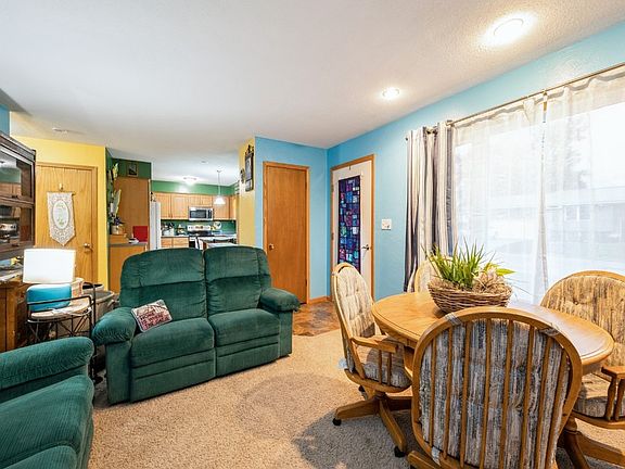 3rd image of 300 6th Ave