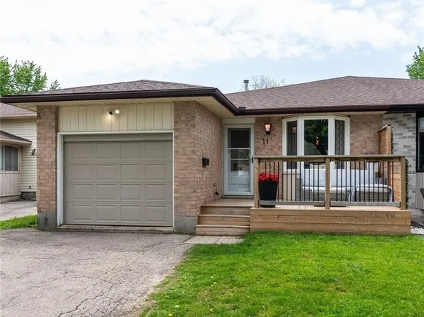 11 Wendy Cres, Kitchener, ON N2A 3T4