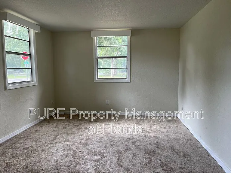 2205 NE 14th Ave — Photo 17