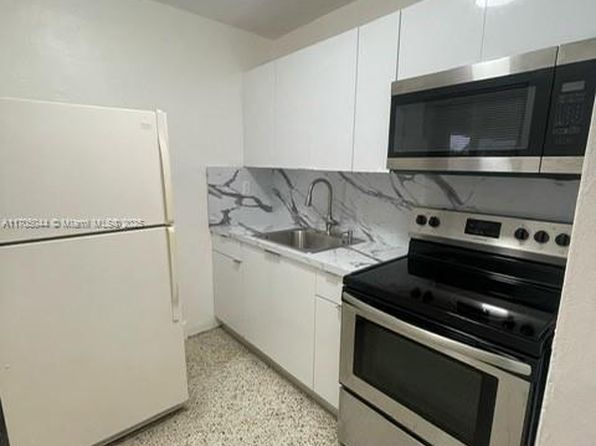 985 W 23rd St #2