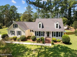 401 W Wilson Creek Dr, Trent Woods, NC 28562
