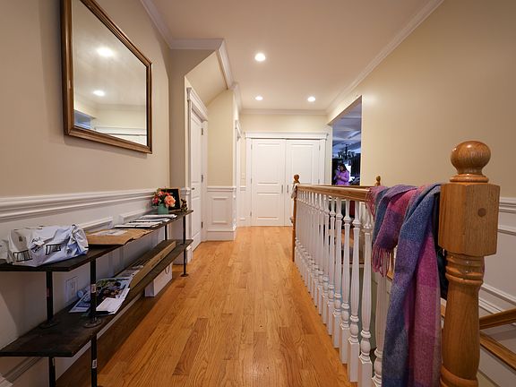 4th image of 127 Nonantum St #1