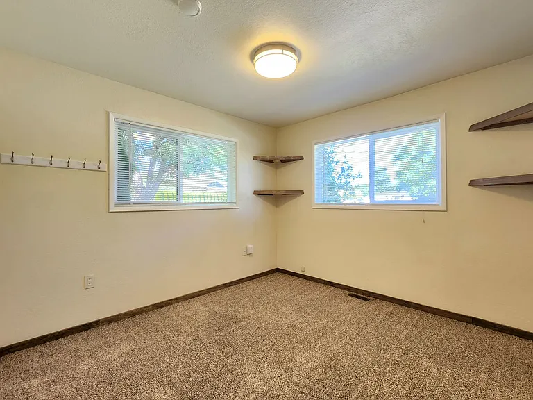 10914 Willow Rd — Photo 9