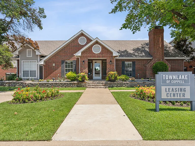 Townlake Of Coppell — Photo 35