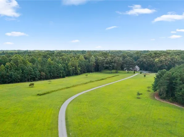 498 Pleasant View Ln, Bruington, VA 23023