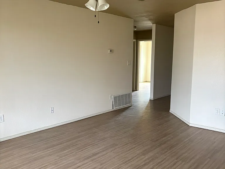 1228 Wheelock St — Photo 5