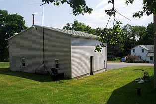 Detached garage