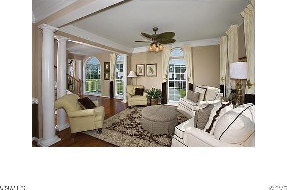 4th image of 413 Siena Ln