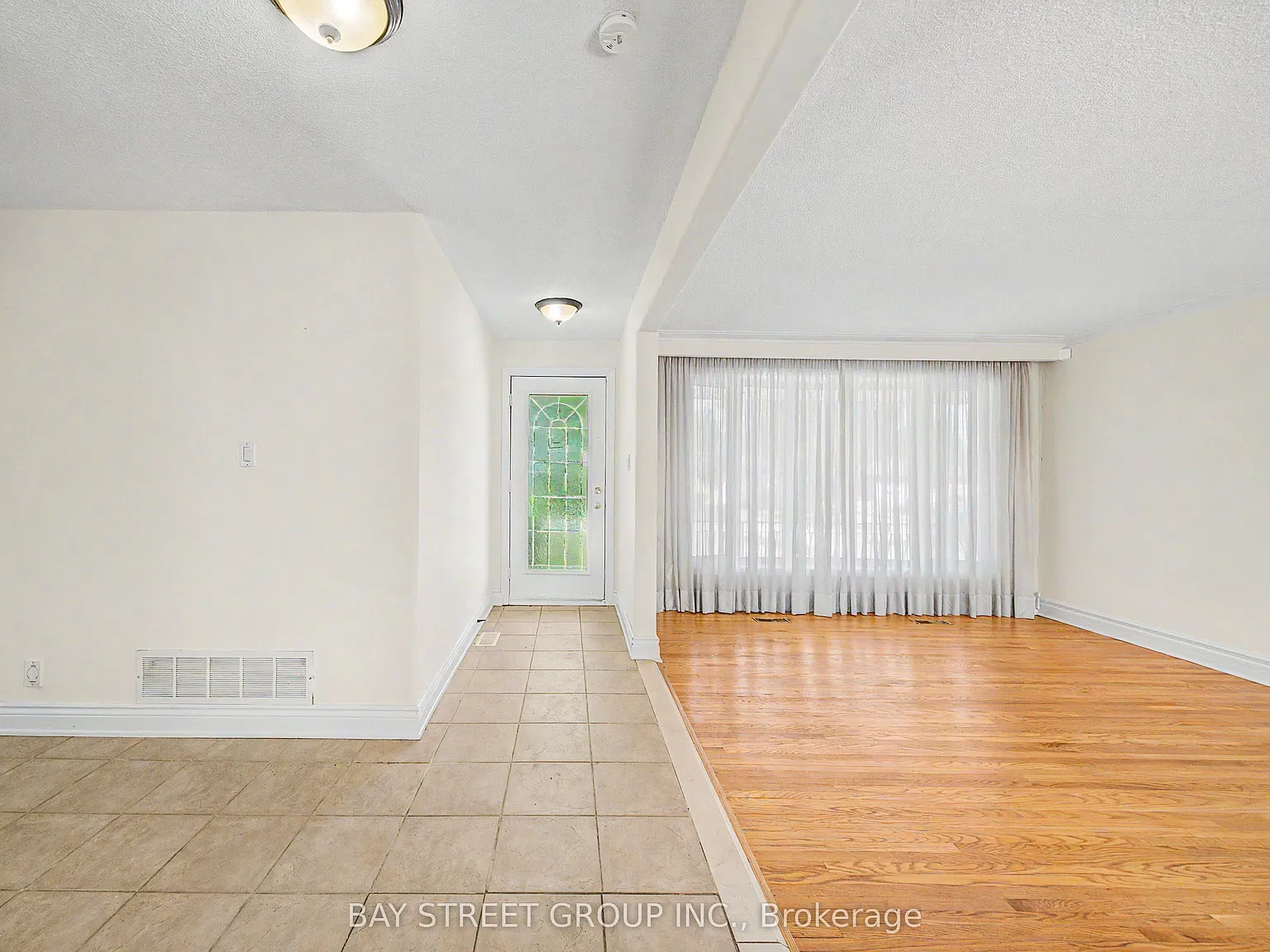 4 bed, $2,800 — Photo 4