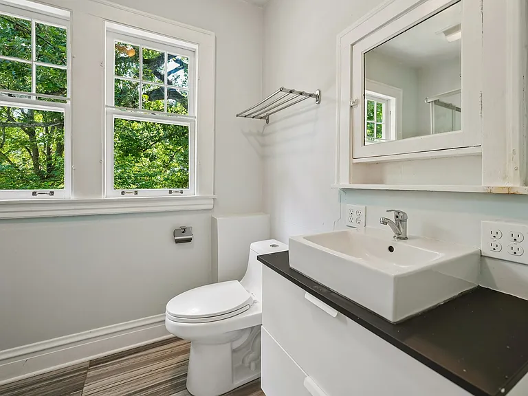 246 Maple Ave — Photo 23