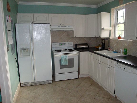 Another view of kitchen
