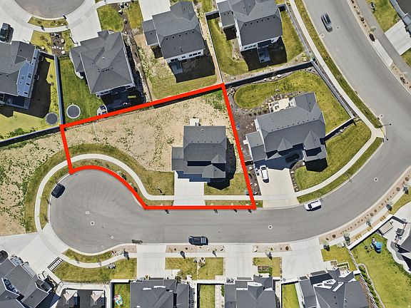 3rd image of 1353 W Mapleton Ct