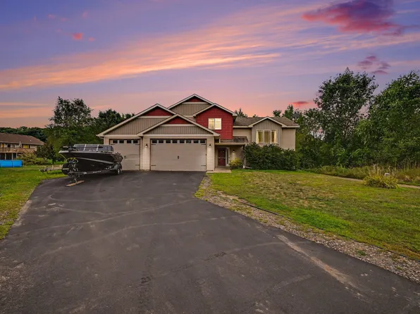 820 Kelly St, Lino Lakes, MN 55014