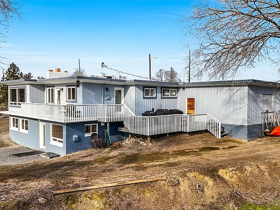 2nd image of 8061 NE Valley Road