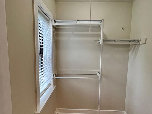 5th image of 1255-1249 W Henderson St #3G